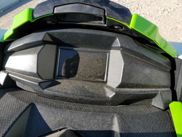 YAMA0555B121 - 2021 MAHINDRA AND MAHINDRA TR20 Екі түсті фото 8