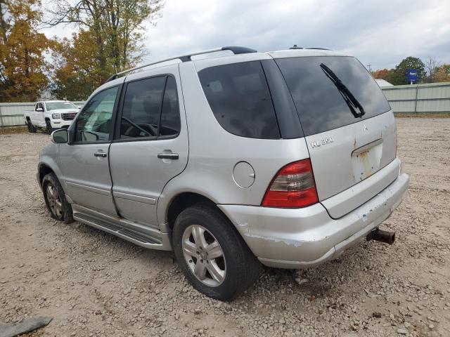 4JGAB57E55A518261 - 2005 MERCEDES-BENZ ML 350 SILVER photo 2