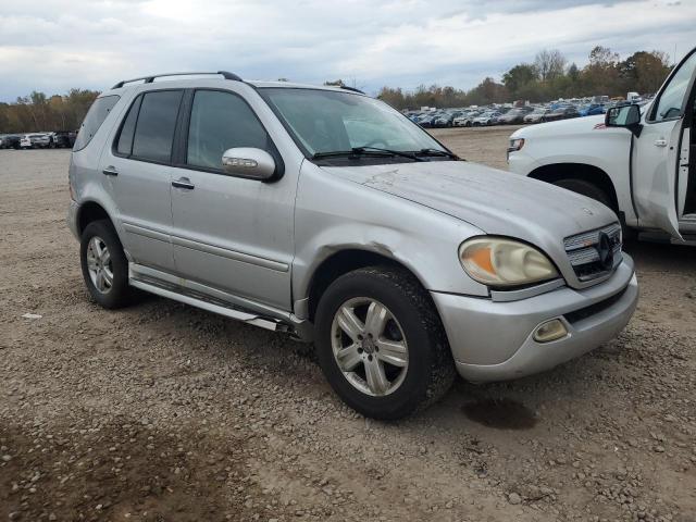 4JGAB57E55A518261 - 2005 MERCEDES-BENZ ML 350 SILVER photo 4