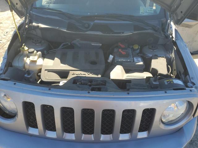 1C4NJRFB2GD692622 - 2016 JEEP PATRIOT LATITUDE SILVER photo 12