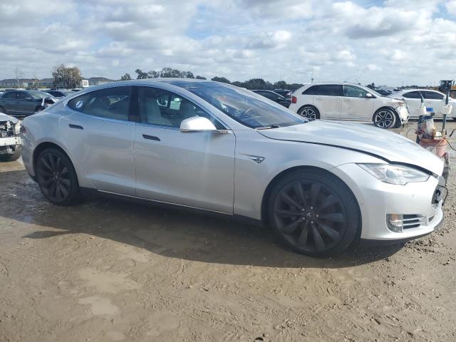 5YJSA1E42FF114812 - 2015 TESLA MODEL S SILVER photo 4