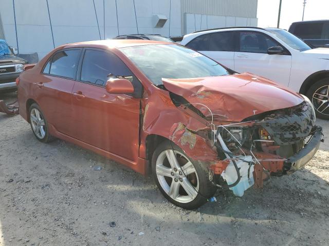 2T1BU4EE2DC095889 - 2013 TOYOTA COROLLA BASE ORANGE photo 4