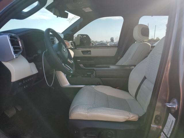 5TFMA5AB2NX005596 - 2022 TOYOTA TUNDRA CREWMAX PLATINUM Grau Foto 7