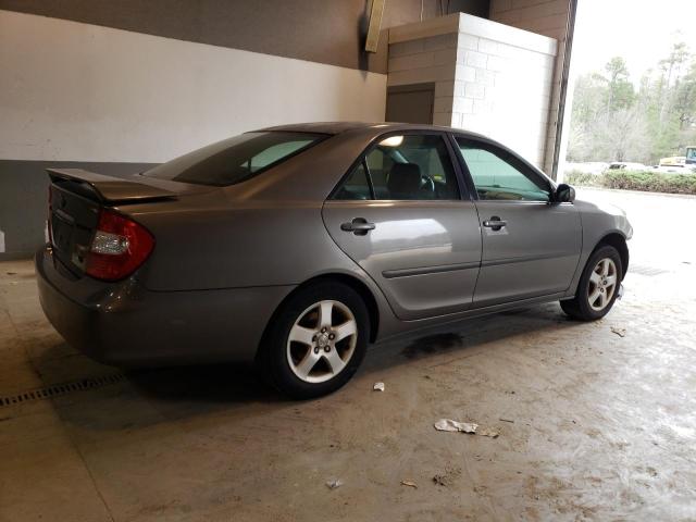 4T1BF30K02U510303 - 2002 TOYOTA CAMRY LE GRAY photo 3