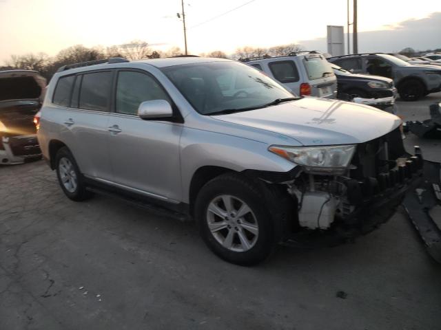 5TDZK3EH2DS100380 - 2013 TOYOTA HIGHLANDER BASE Күміс фото 4