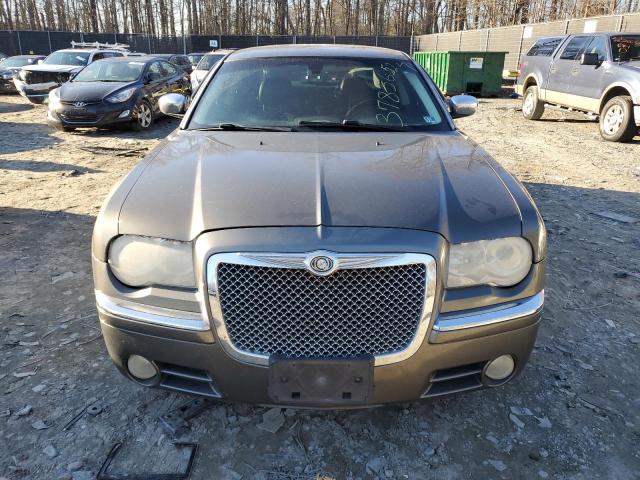 2C3LA63H88H201008 - 2008 CHRYSLER 300C GRAY photo 5