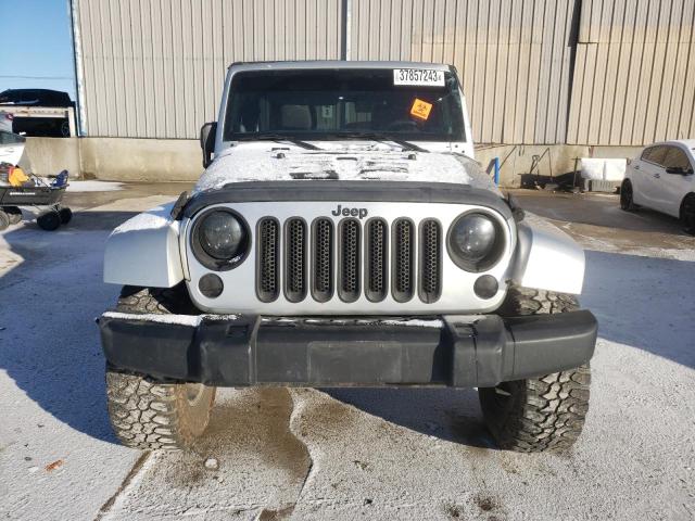 1C4BJWEG3CL161072 - 2012 JEEP WRANGLER U SAHARA SILVER photo 5