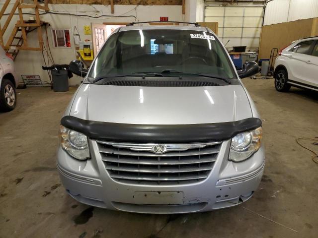 2A4GP54L96R826074 - 2006 CHRYSLER TOWN & COU TOURING SILVER photo 5
