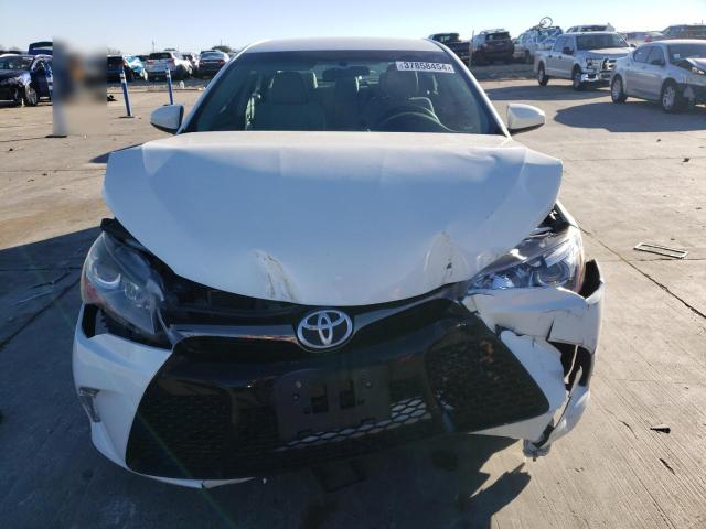 4T1BF1FK6GU579810 - 2016 TOYOTA CAMRY LE WHITE photo 5