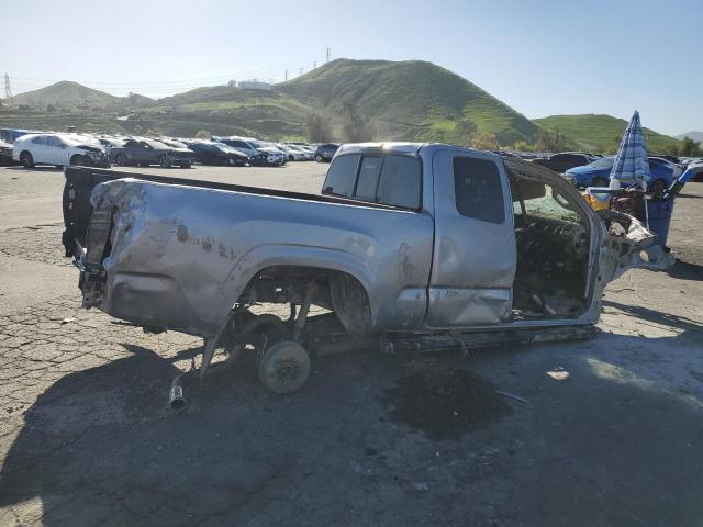 5TFRX5GN4JX105327 - 2018 TOYOTA TACOMA ACCESS CAB SILVER photo 3