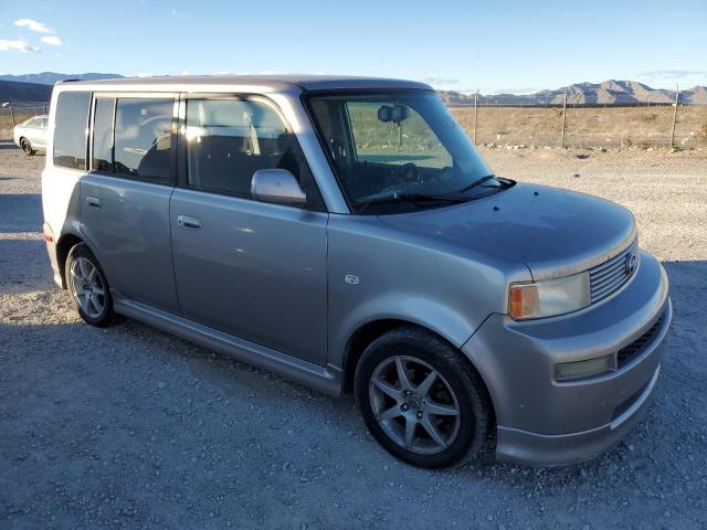 JTLKT334554030163 - 2005 TOYOTA SCION XB Grau Foto 4