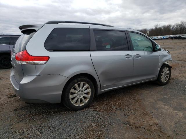 5TDJK3DC2DS060627 - 2013 TOYOTA SIENNA LE GRAY photo 3