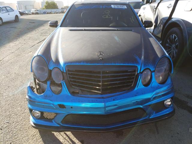 WDBUF77X07B009256 - 2007 MERCEDES-BENZ E 63 AMG BLUE photo 5