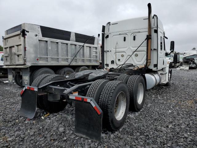 3AKJGLDRXLDKY6664 - 2020 FREIGHTLINER CASCADIA 1 WHITE photo 4