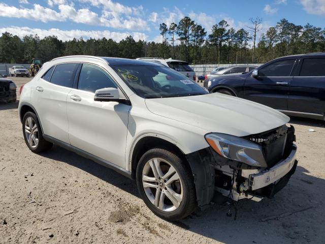 WDCTG4EB9JJ422428 - 2018 MERCEDES-BENZ GLA 250 WHITE photo 4