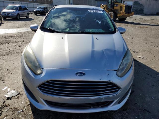 3FADP4BJ3FM160444 - 2015 FORD FIESTA SE SILVER photo 5