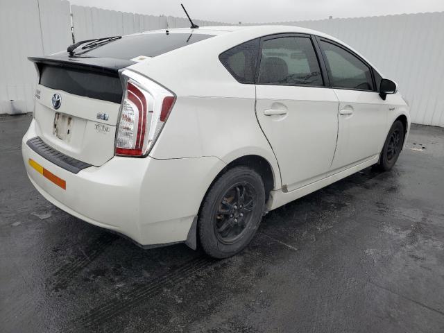 JTDKN3DU2D5551421 - 2013 TOYOTA PRIUS WHITE photo 3