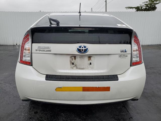 JTDKN3DU2D5551421 - 2013 TOYOTA PRIUS WHITE photo 6