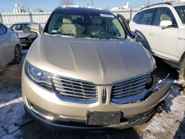 2LMPJ8LR2HBL12996 - 2017 LINCOLN MKX RESERVE Կրեմագույն լուսանկար 5