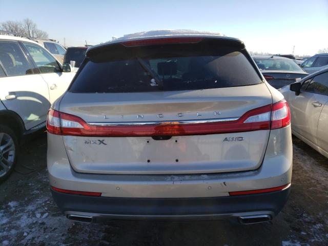 2LMPJ8LR2HBL12996 - 2017 LINCOLN MKX RESERVE Կրեմագույն լուսանկար 6