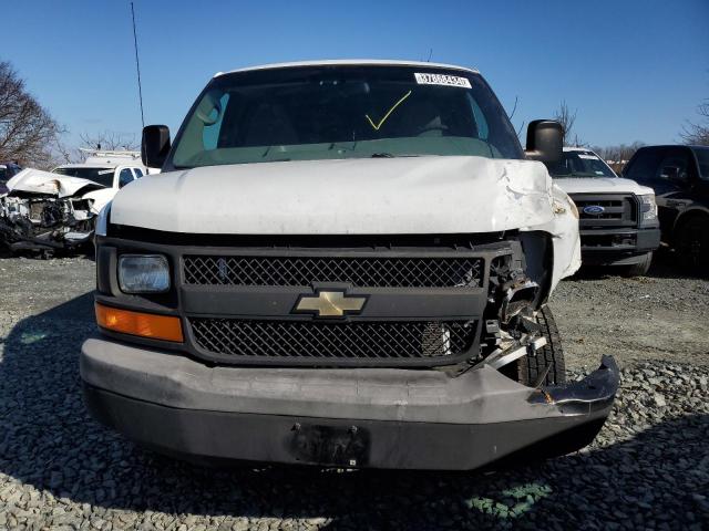 1GCWGFCF9F1287530 - 2015 CHEVROLET EXPRESS G2 WHITE photo 5