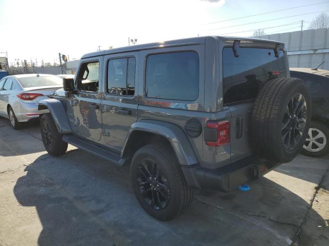 1C4JJXP65NW199085 - 2022 JEEP WRANGLER U SAHARA 4XE GRAY photo 2