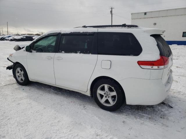 5TDKK3DC5DS352387 - 2013 TOYOTA SIENNA LE WHITE photo 2