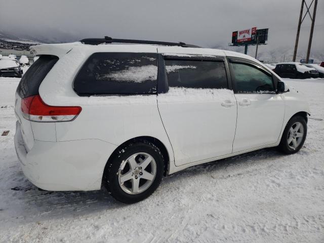 5TDKK3DC5DS352387 - 2013 TOYOTA SIENNA LE WHITE photo 3