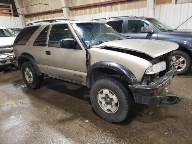 1GNCT18W11K158539 - 2001 CHEVROLET BLAZER TAN photo 4