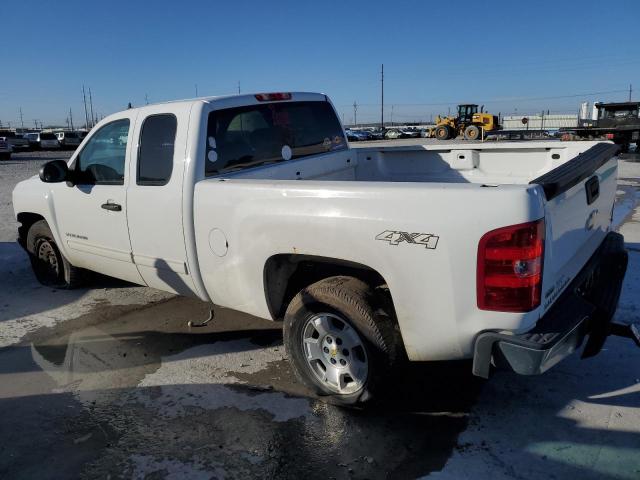 1GCRKSE34BZ146853 - 2011 CHEVROLET SILVERADO K1500 LT WHITE photo 2