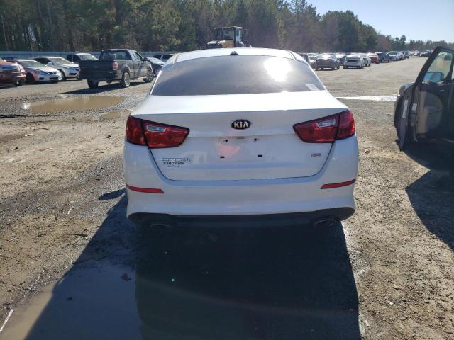 KNAGM4A75F5570428 - 2015 KIA OPTIMA LX WHITE photo 6