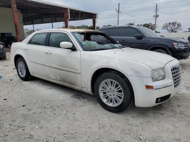 2C3KA53G58H241317 - 2008 CHRYSLER 300 TOURING WHITE photo 4