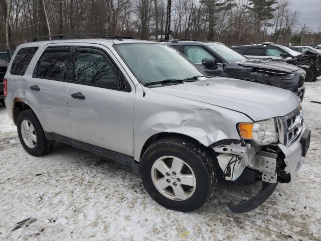 1FMCU9DG2BKC35242 - 2011 FORD ESCAPE XLT SILVER photo 4