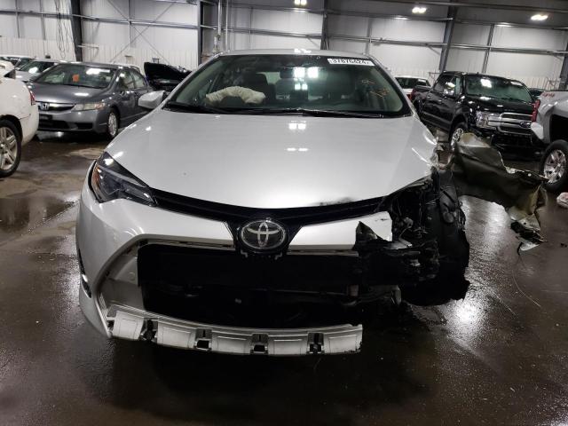 2T1BURHE8JC017640 - 2018 TOYOTA COROLLA L SILVER photo 5