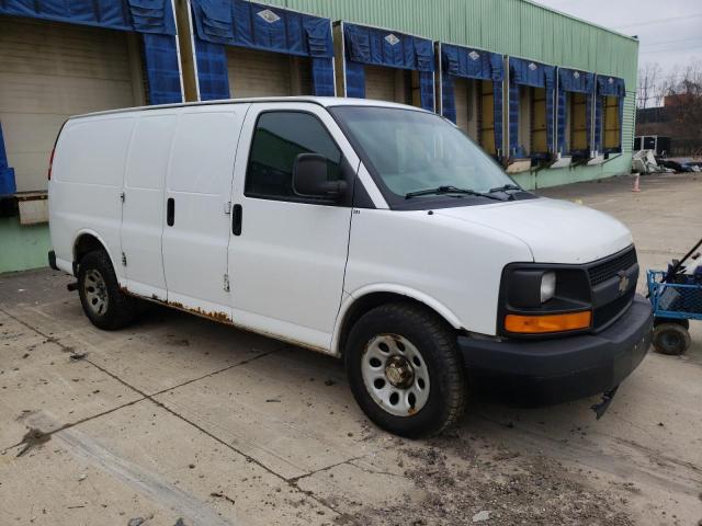 1GCSGAFX1C1169778 - 2012 CHEVROLET EXPRESS CA WHITE photo 4