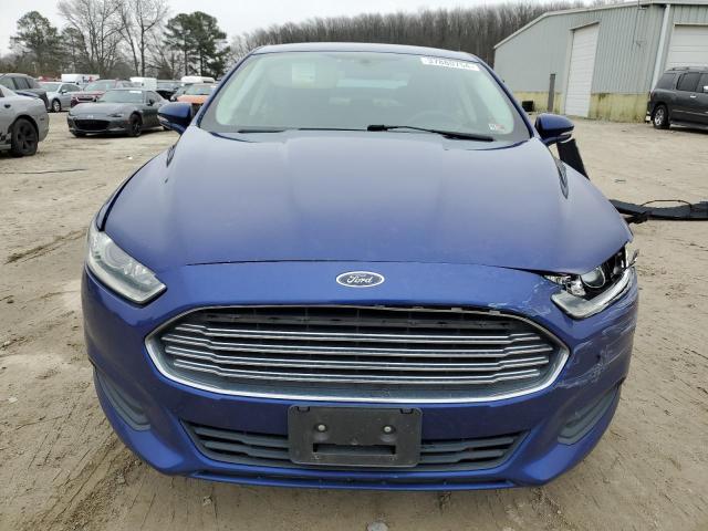 3FA6P0H75GR141086 - 2016 FORD FUSION SE BLUE photo 5