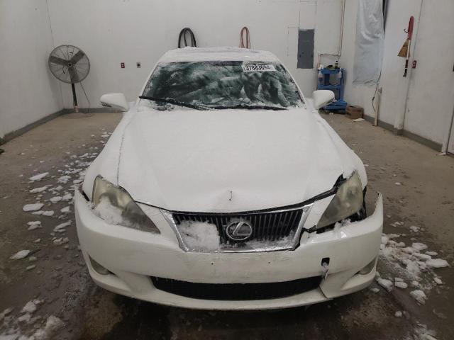 JTHBK262495102827 - 2009 LEXUS IS 250 WHITE photo 5