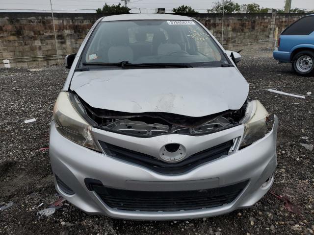 JTDJTUD30CD503788 - 2012 TOYOTA YARIS SILVER photo 5