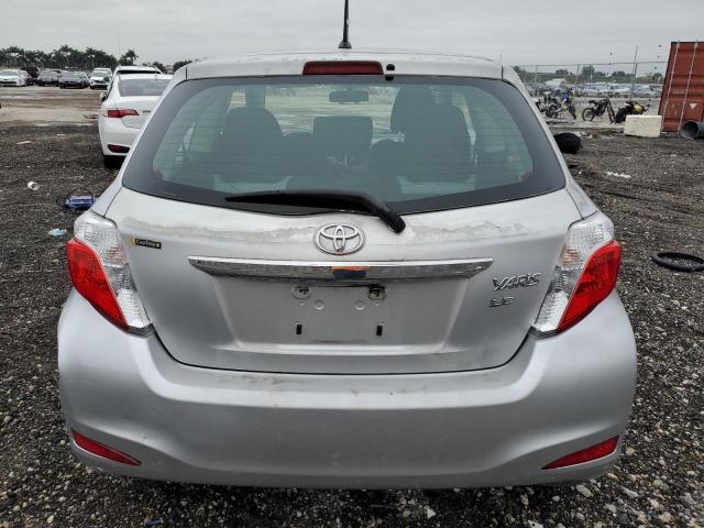 JTDJTUD30CD503788 - 2012 TOYOTA YARIS SILVER photo 6