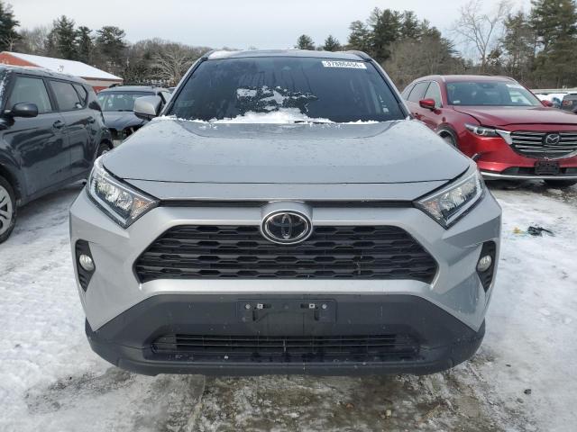 2T3P1RFV7MW159165 - 2021 TOYOTA RAV4 XLE SILVER photo 5