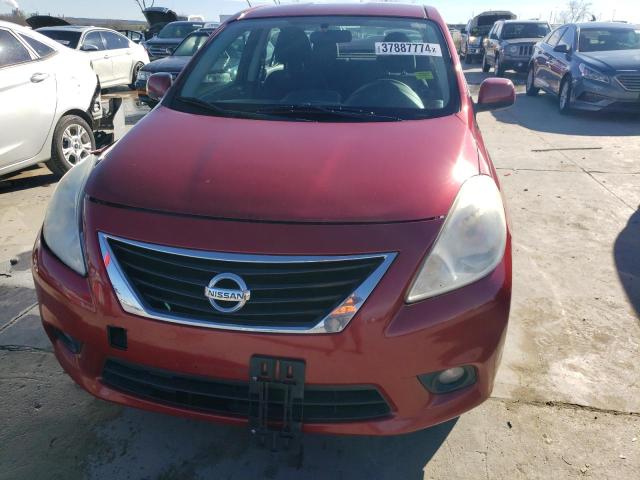 3N1CN7AP7DL819604 - 2013 NISSAN VERSA S RED photo 5