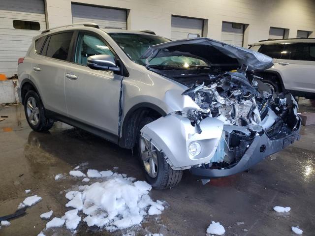 2T3RFREV1FW398077 - 2015 TOYOTA RAV4 XLE SILVER photo 4