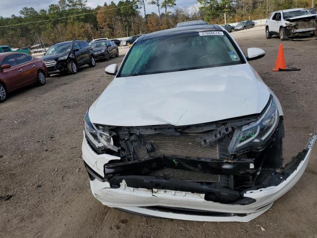 5XXGT4L31KG286476 - 2019 KIA OPTIMA LX WHITE photo 5