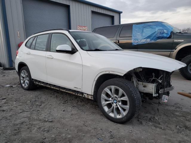 WBAVL1C5XEVY17266 - 2014 BMW X1 XDRIVE28I WHITE photo 4