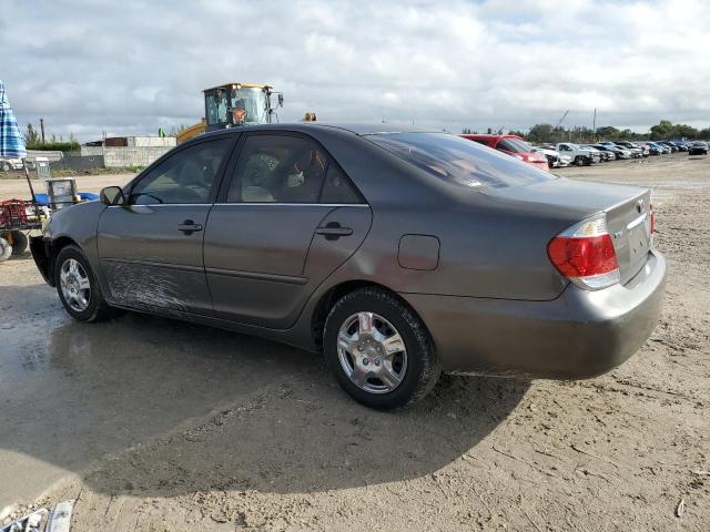 4T1BE32K15U582146 - 2005 TOYOTA CAMRY LE CHARCOAL photo 2