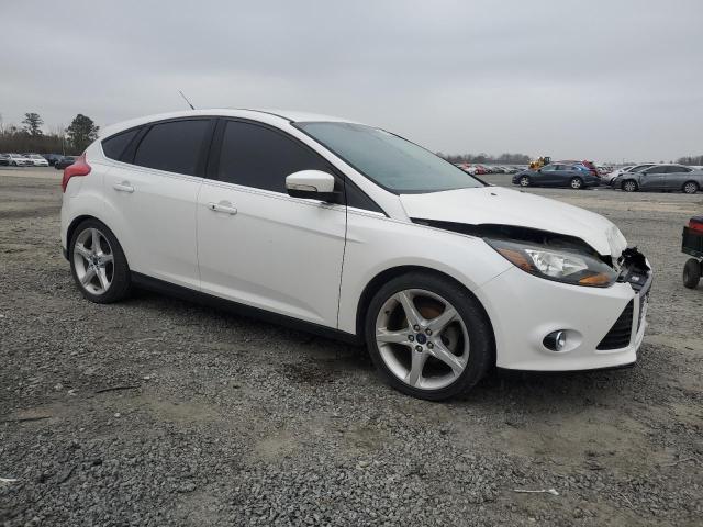 1FADP3N25EL159410 - 2014 FORD FOCUS TITANIUM WHITE photo 4