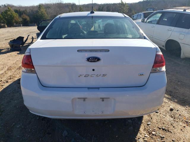 1FAHP35NX8W268220 - 2008 FORD FOCUS SE WHITE photo 6