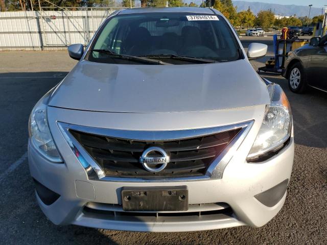 3N1CN7AP8HL844775 - 2017 NISSAN VERSA S SILVER photo 5