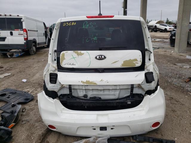 KNDJP3A55H7433327 - 2017 KIA SOUL + WHITE photo 6