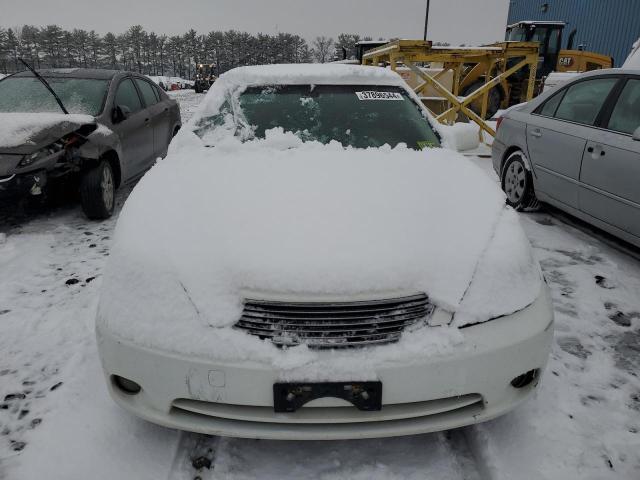 JTHBA30G655134363 - 2005 LEXUS ES 330 WHITE photo 5